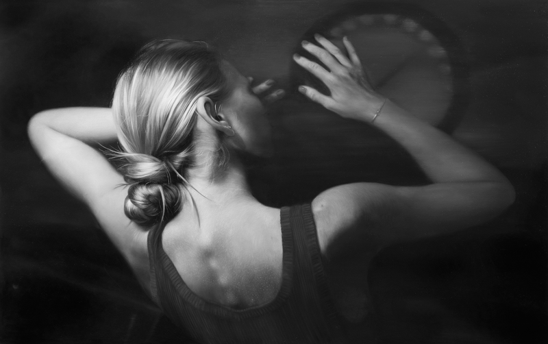 Illustration for article titled Hyper-realistic paintings look like huge double-exposure photos